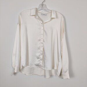 Ricki's Women's Button Down Satin Blouse in Off White Size Medium Quiet Luxury